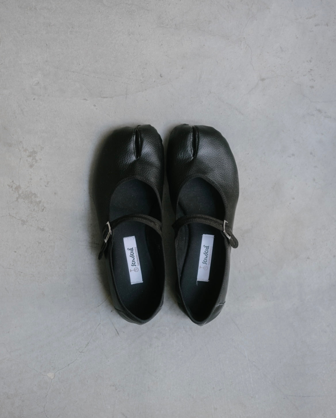 Pre order |Tabi black leather shoe