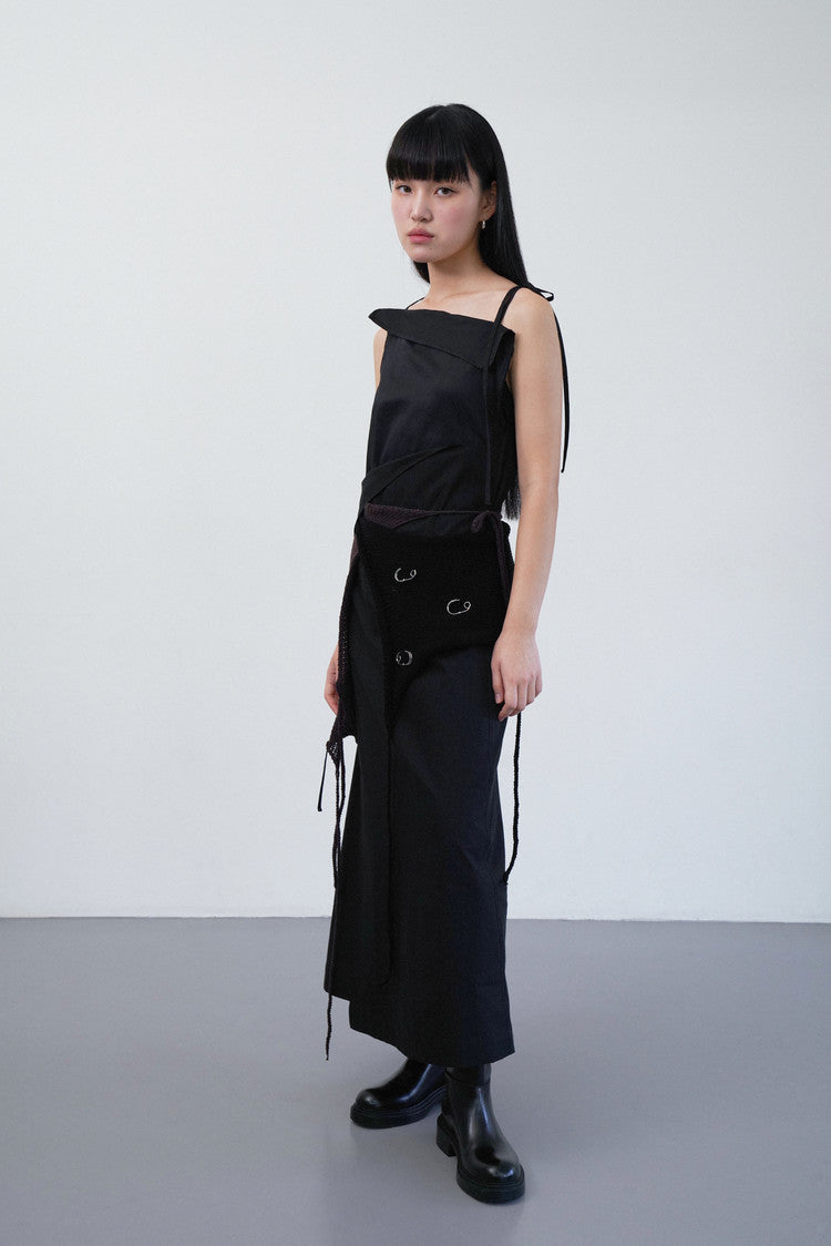 square knit vest in black