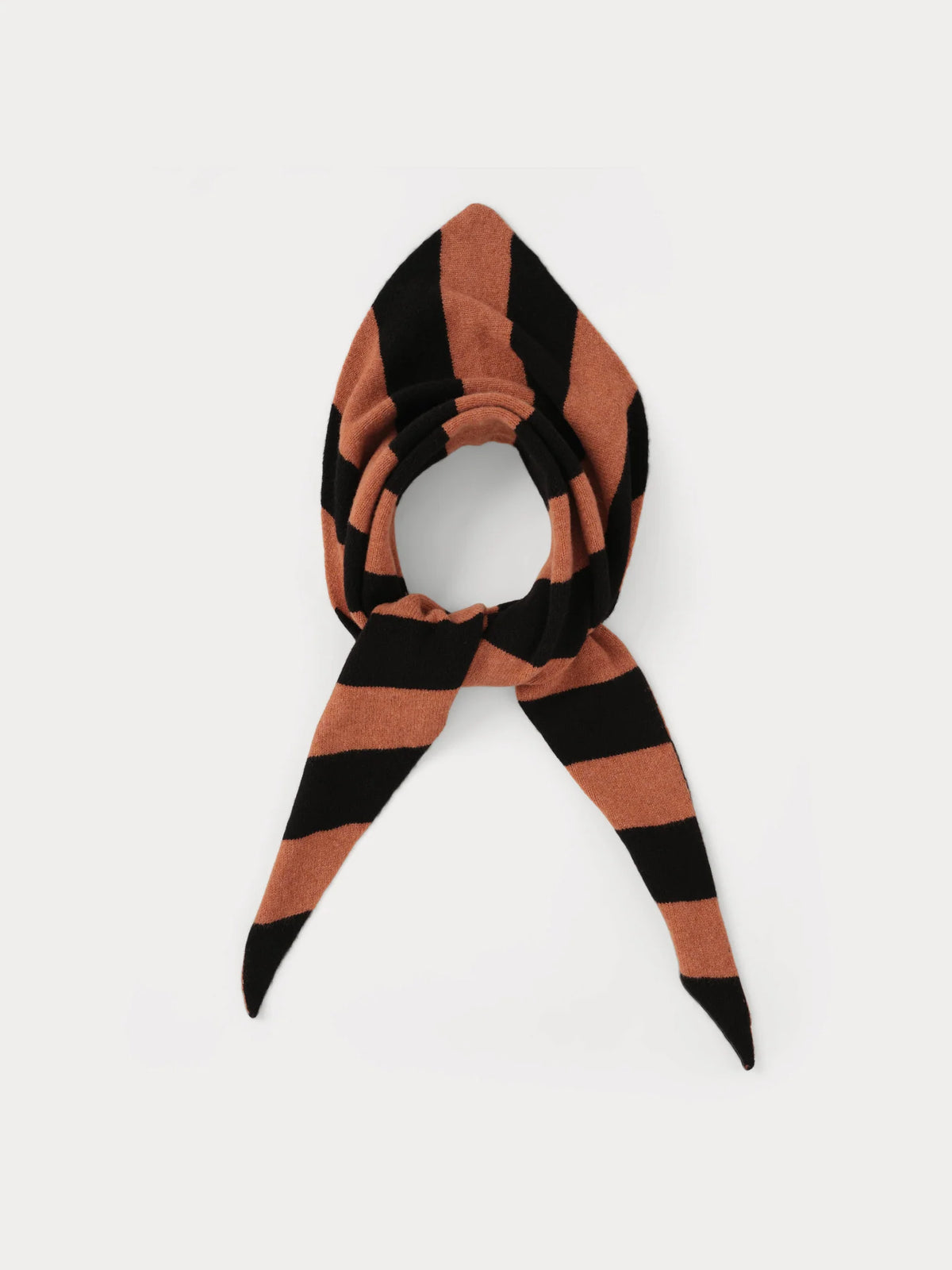 LARGE STRIPE TRIANGLE BLACK & IRON OXIDE