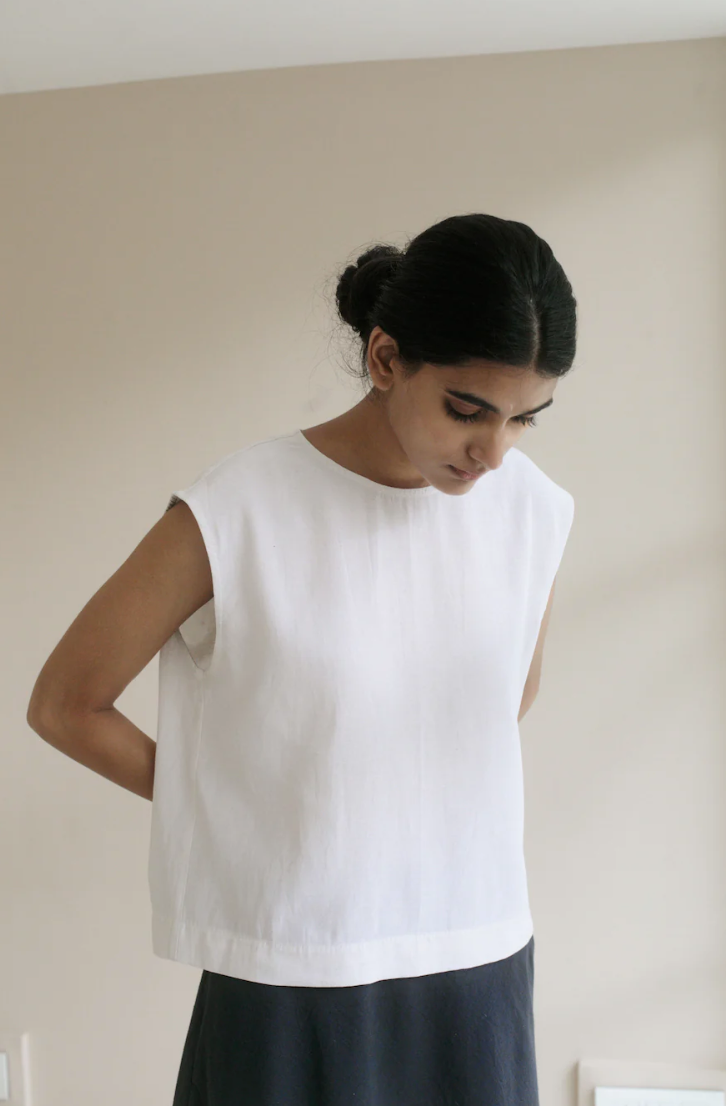 Arya white vest