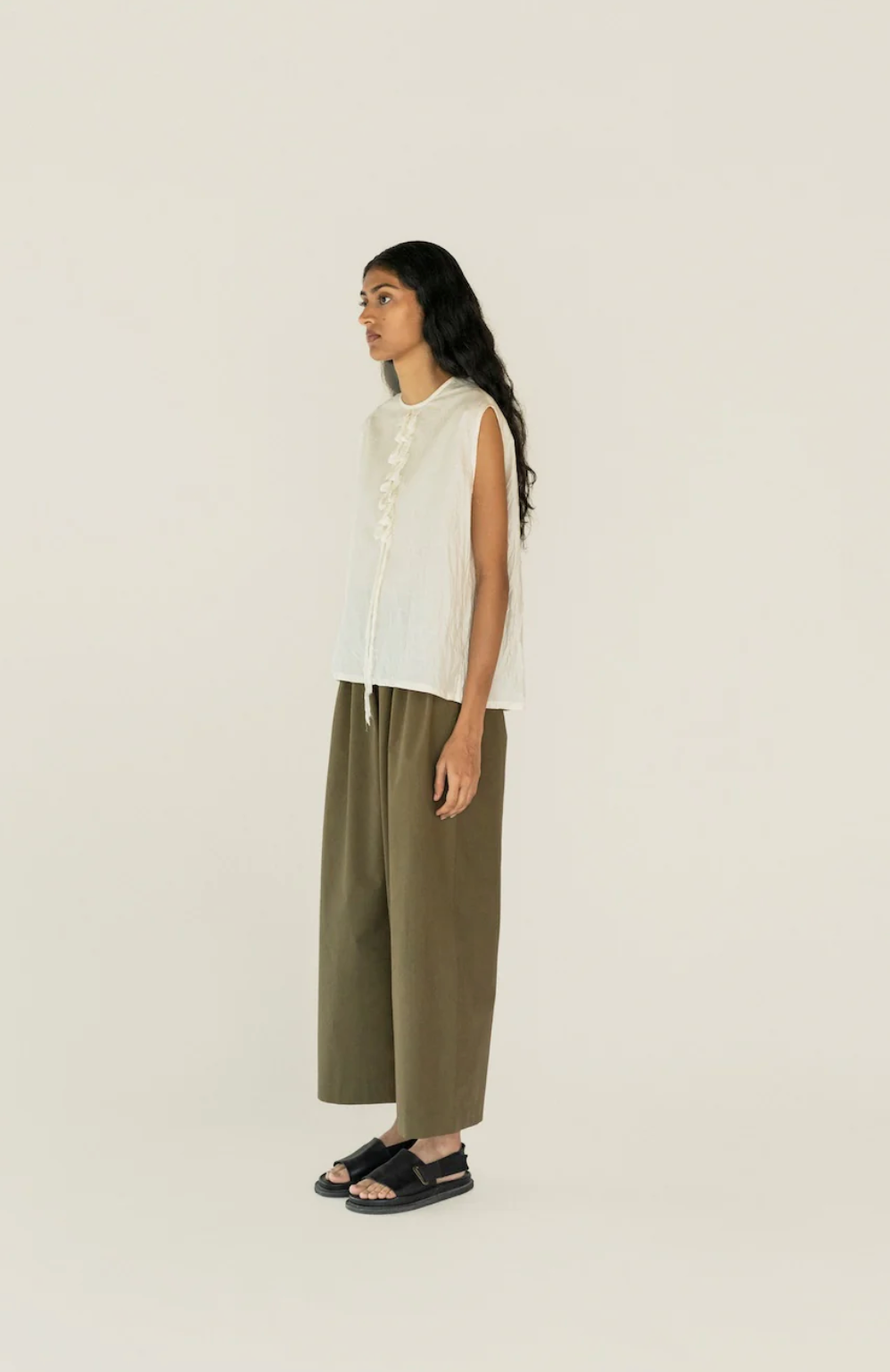 Ming natural white vest