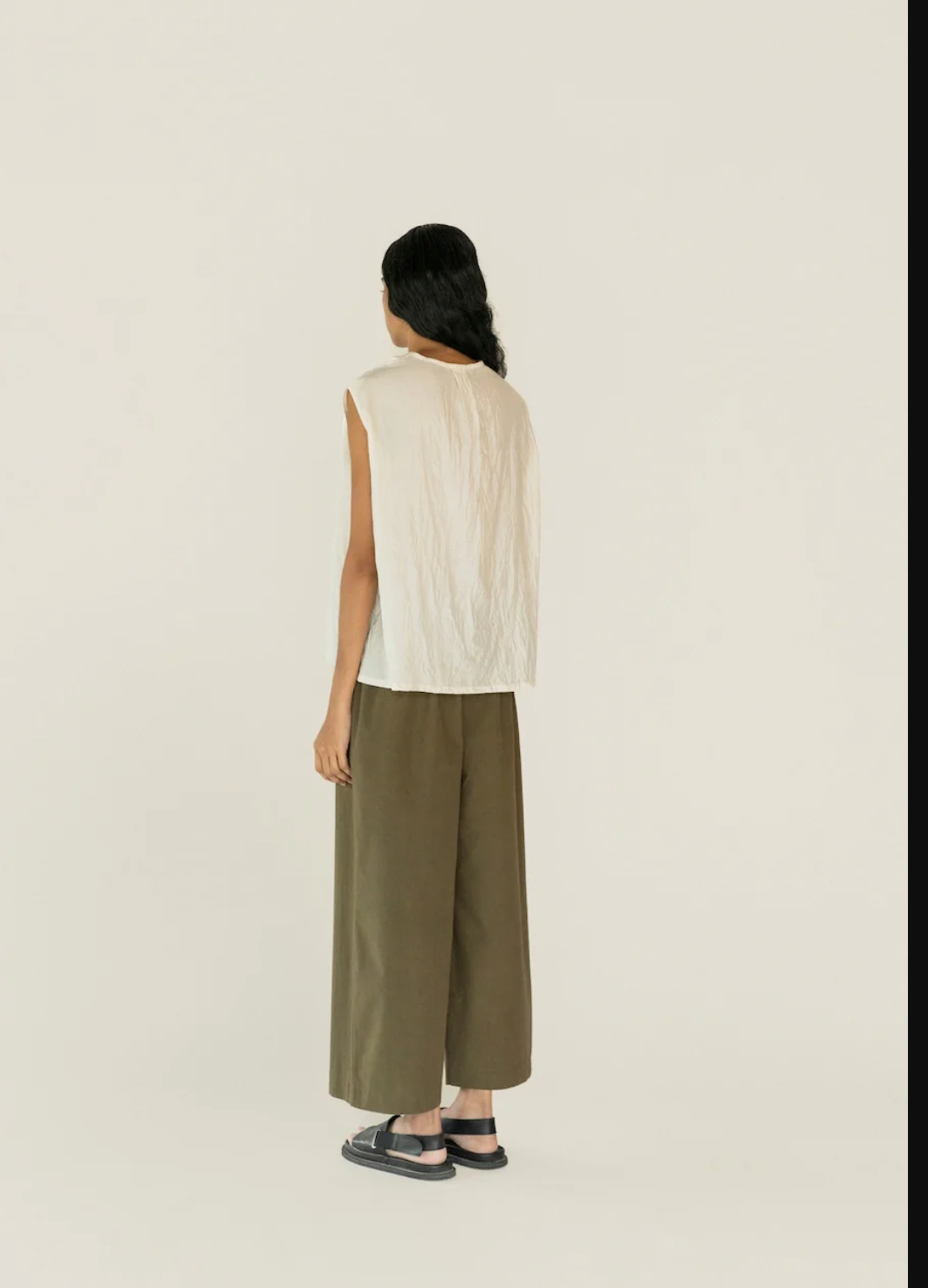 Ming natural white vest