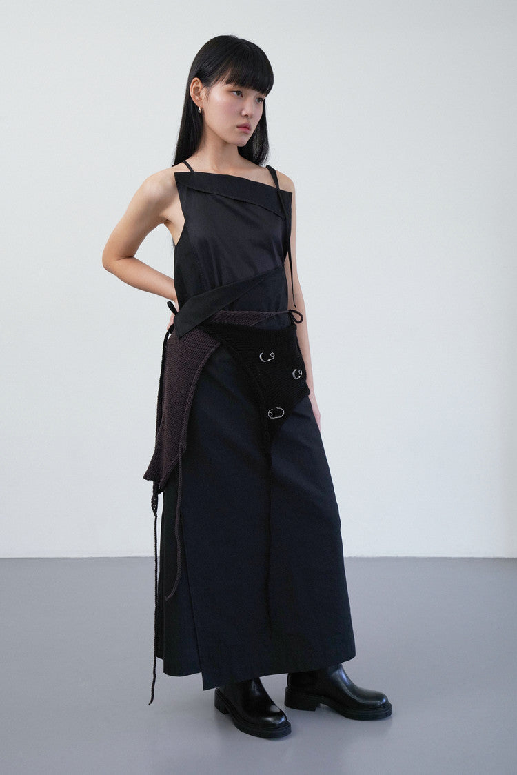 square knit vest in black