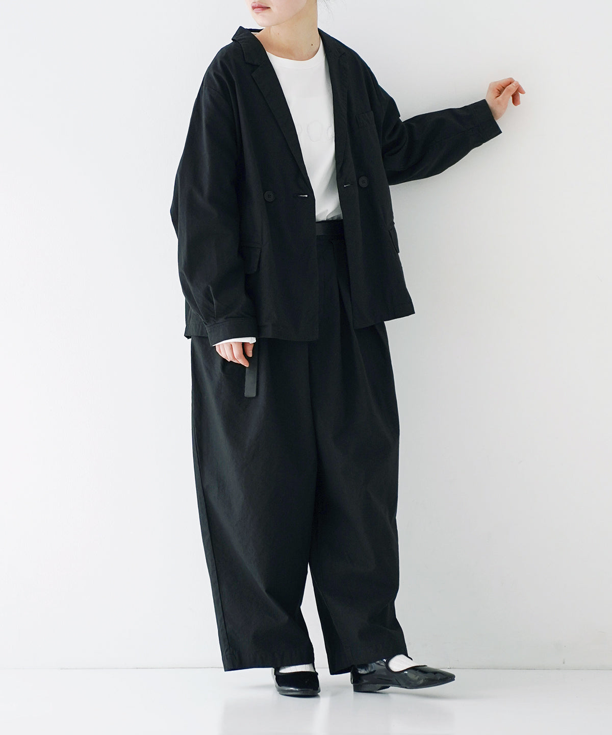 Offset Button Pleated Trousers