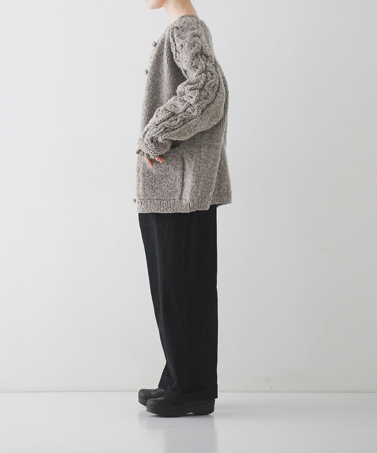 Peruvian Wool Cable Sleeve Knit Cardigan (Beige)