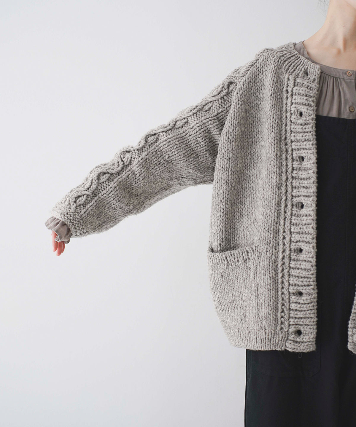 Peruvian Wool Cable Sleeve Knit Cardigan (Beige)
