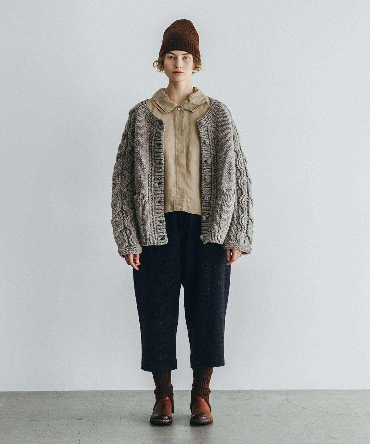 Peruvian Wool Cable Sleeve Knit Cardigan (Beige)