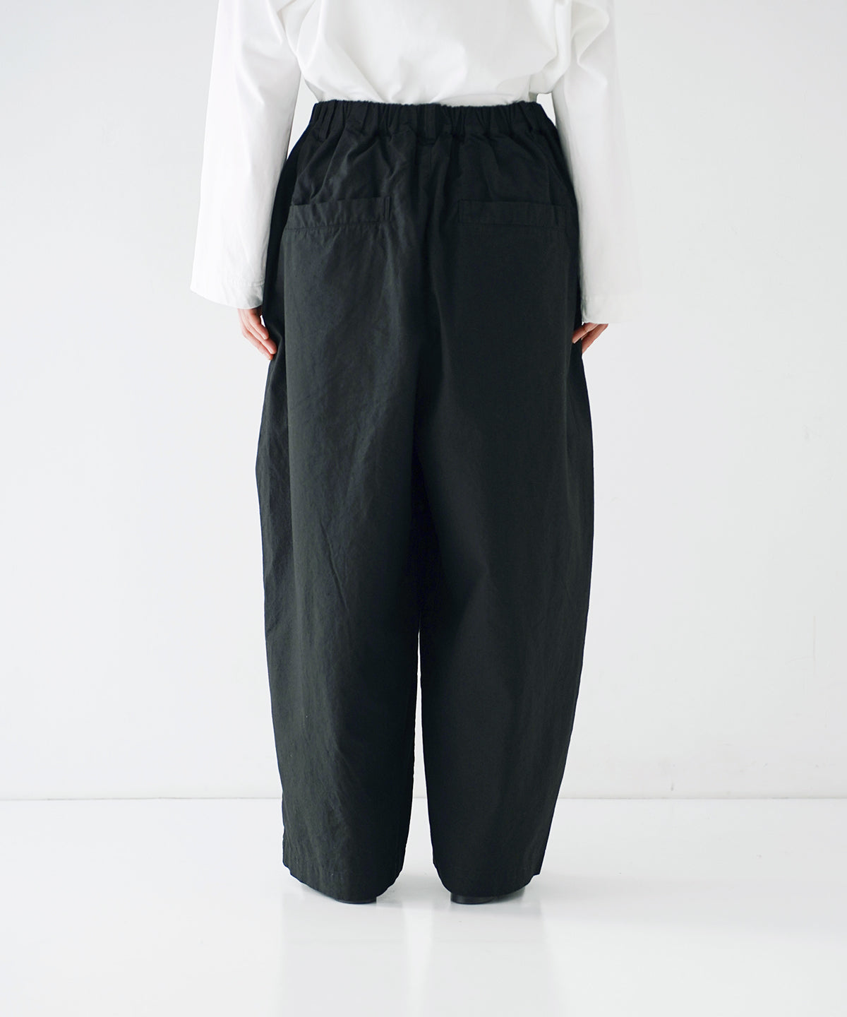 Offset Button Pleated Trousers