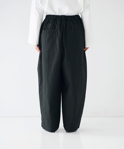 Offset Button Pleated Trousers