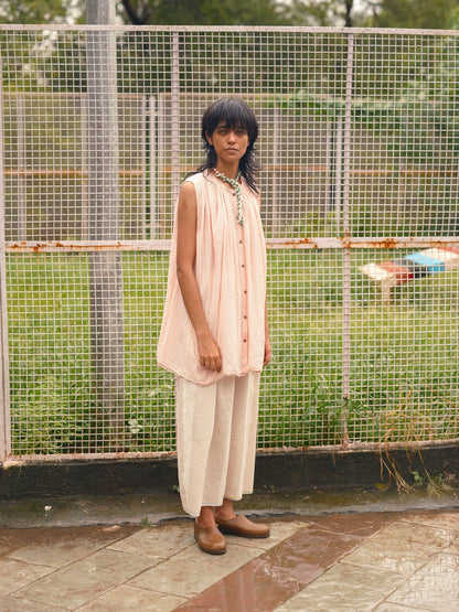 Dina gathered top