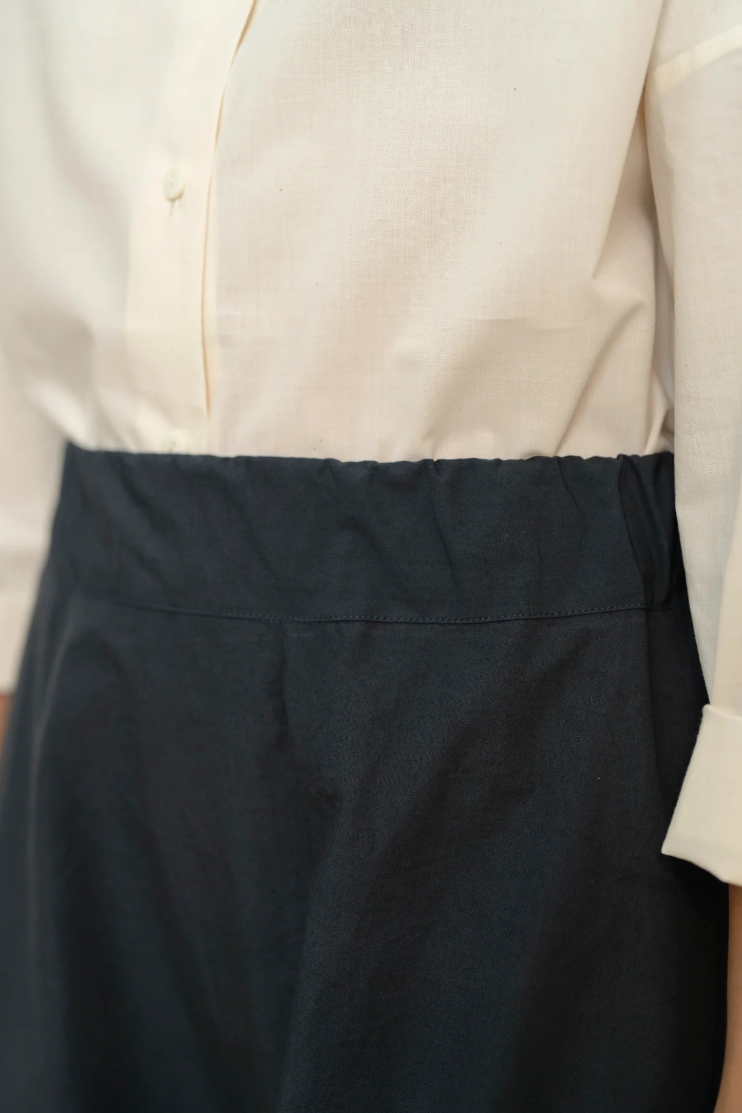 Spot naval skirt