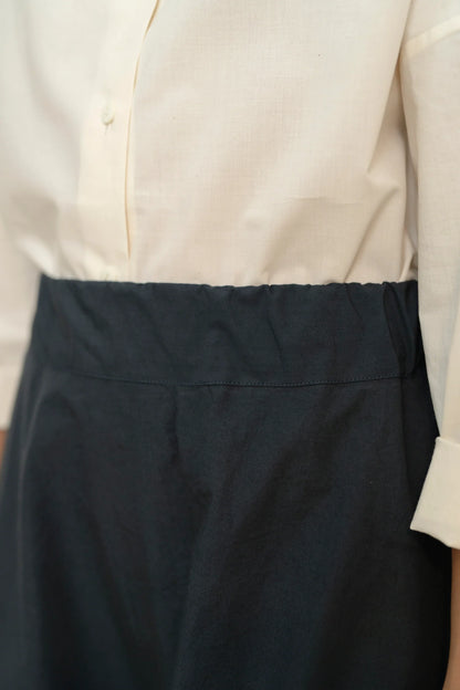 Spot naval skirt