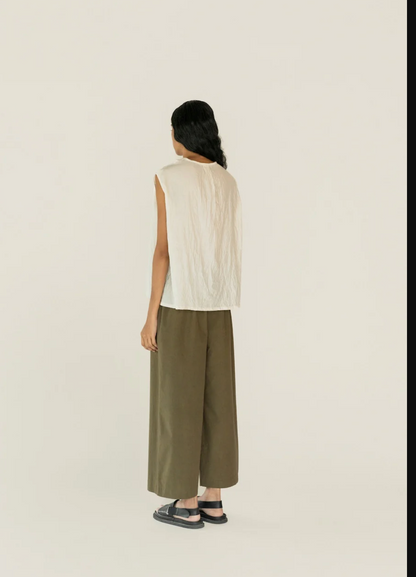 Ming natural white vest