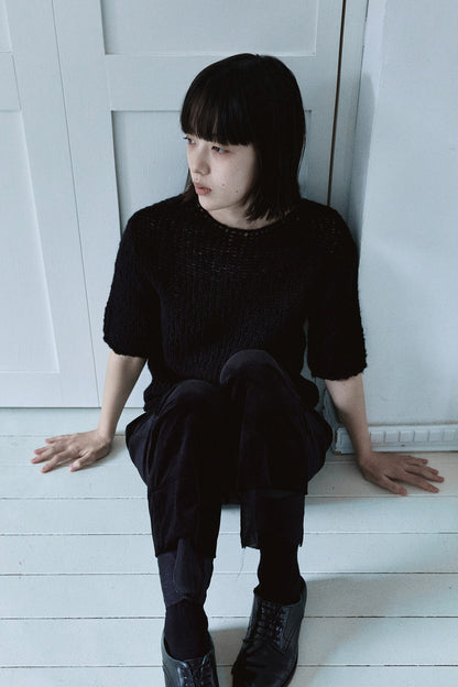 Chunky half sleeve knit in black