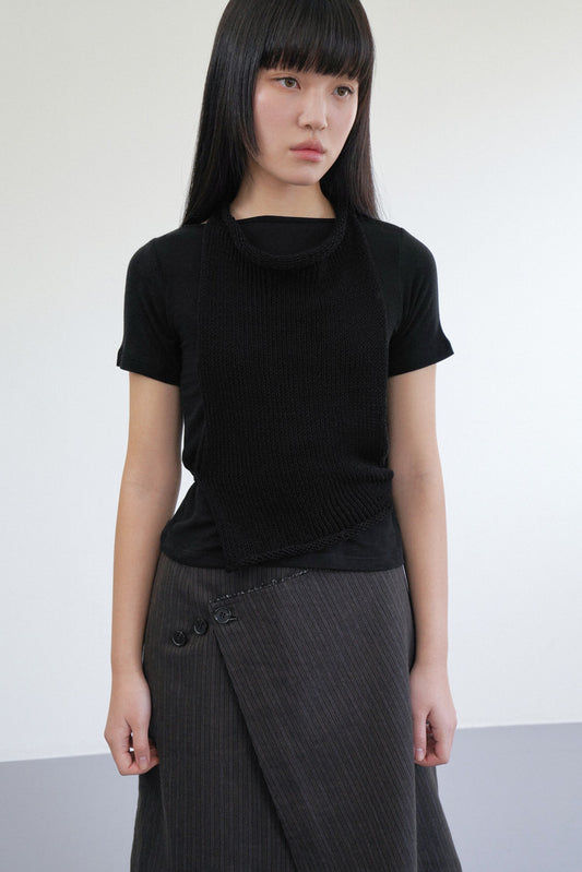 square knit vest in black