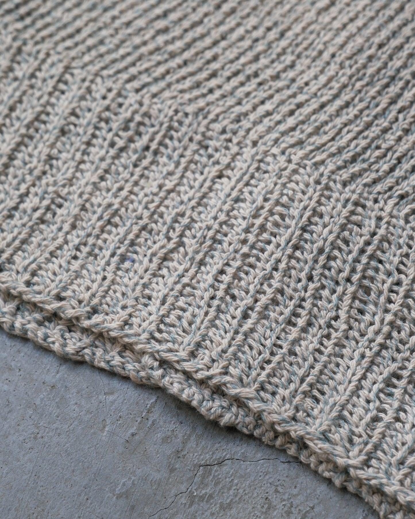 RB mixed color knit vest