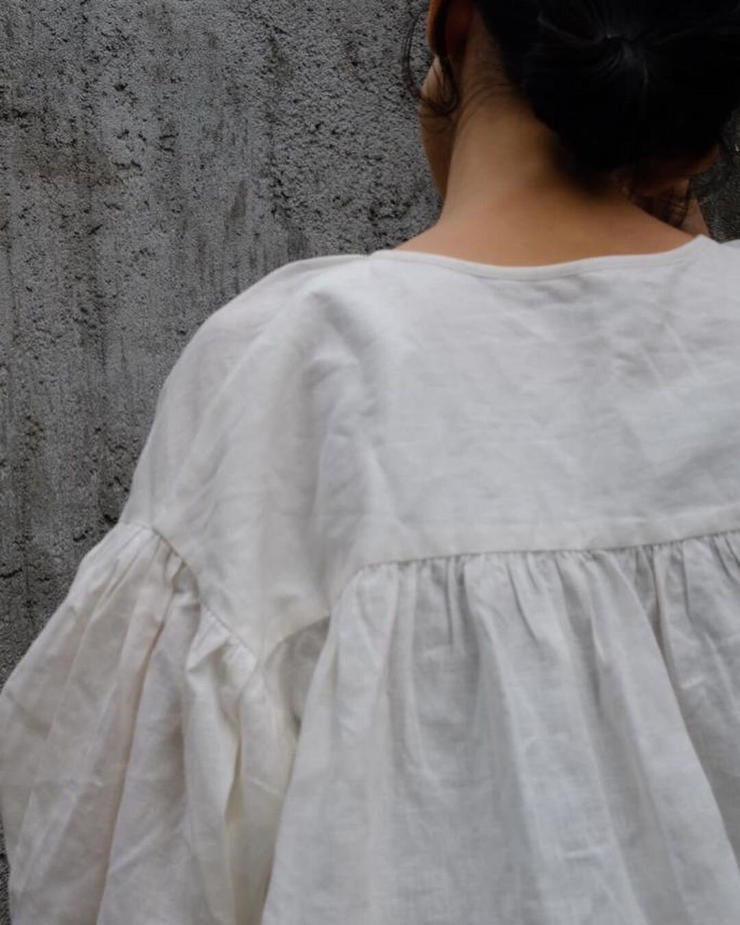 Puffy linen blouse
